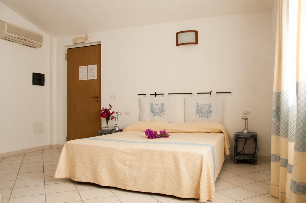 Meta Hotel Santa Teresa Gallura Ngoại thất bức ảnh